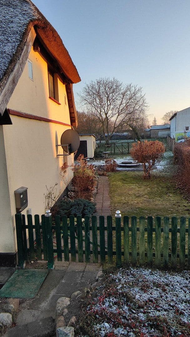 Prodej domu 92 m², pozemek 1.813 m², Dorfstraße 35, Putbus, Mecklenburg-Vorpommern Prodej domu 92 m², pozemek 1.813 m², Dorfstraße 35, Putbus, Mecklenburg-Vorpommern