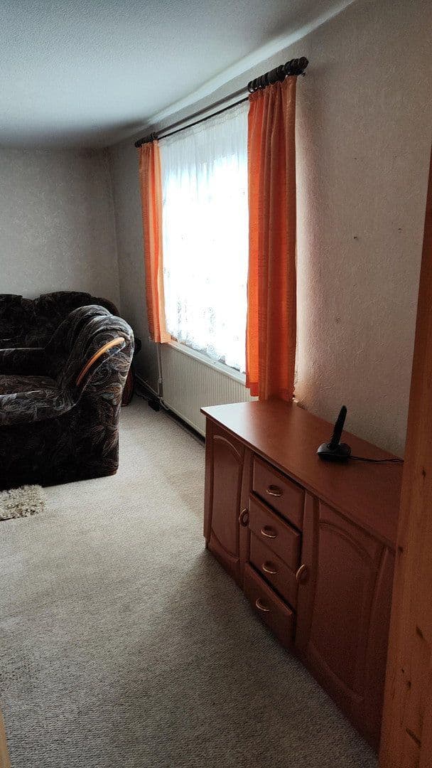 Prodej domu 92 m², pozemek 1.813 m², Dorfstraße 35, Putbus, Mecklenburg-Vorpommern Prodej domu 92 m², pozemek 1.813 m², Dorfstraße 35, Putbus, Mecklenburg-Vorpommern