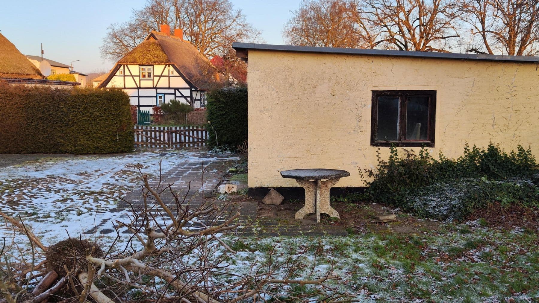 Prodej domu 92 m², pozemek 1.813 m², Dorfstraße 35, Putbus, Mecklenburg-Vorpommern Prodej domu 92 m², pozemek 1.813 m², Dorfstraße 35, Putbus, Mecklenburg-Vorpommern