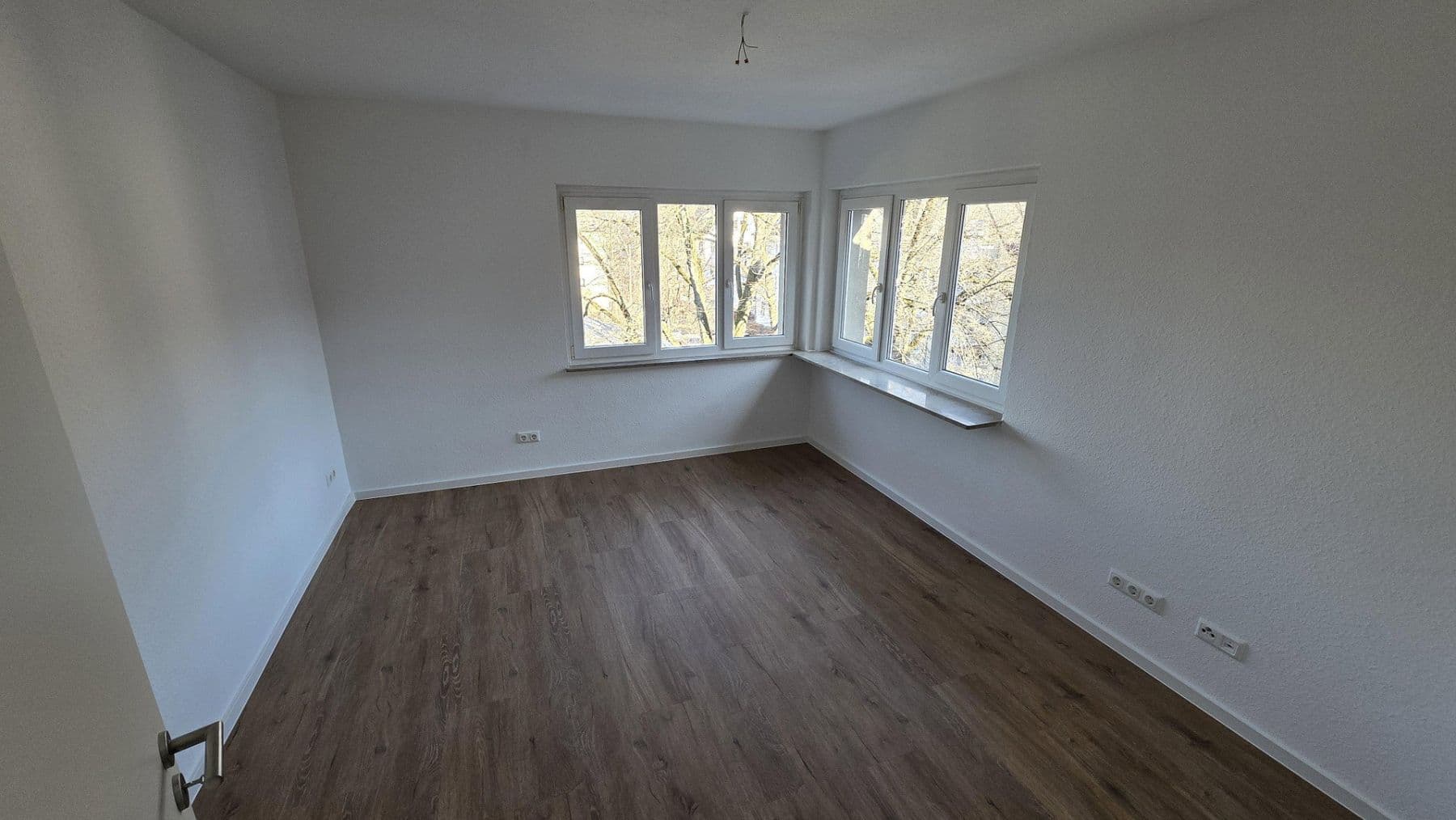 Pronájem bytu 3+1 70 m², Emilienstraße 54, Siegen, Severní Porýní-Vestfálsko Pronájem bytu 3+1 70 m², Emilienstraße 54, Siegen, Severní Porýní-Vestfálsko