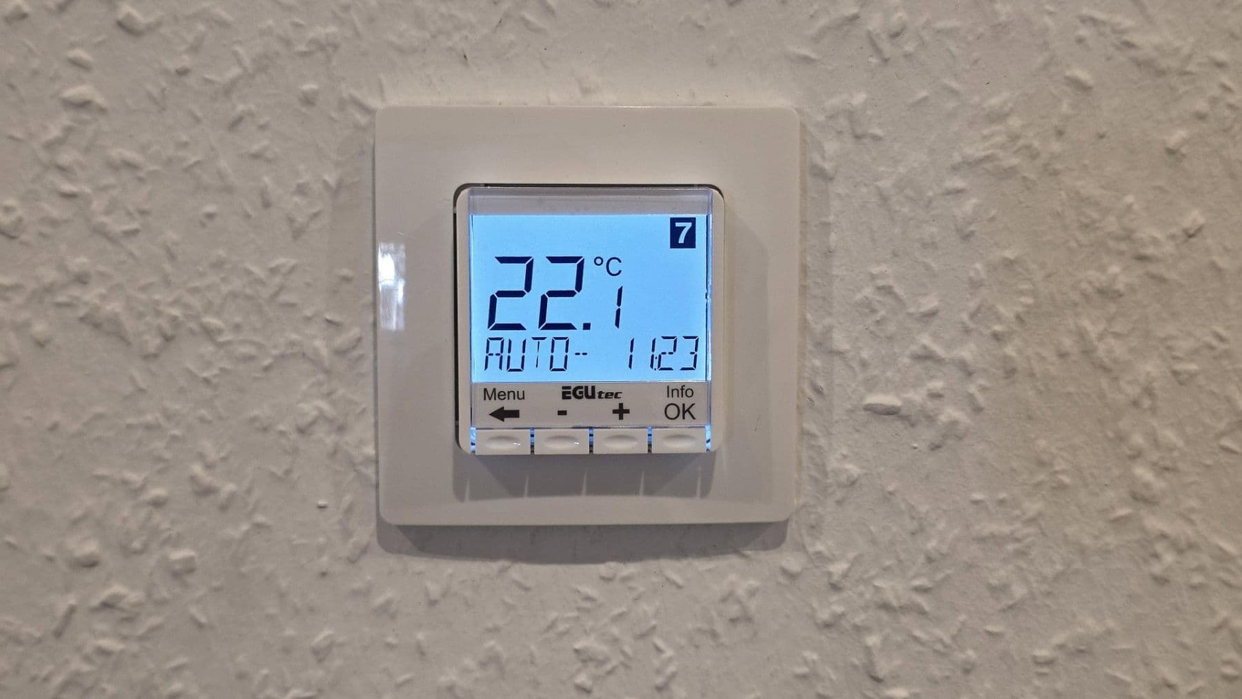 Pronájem bytu 3+1 70 m², Emilienstraße 54, Siegen, Severní Porýní-Vestfálsko Pronájem bytu 3+1 70 m², Emilienstraße 54, Siegen, Severní Porýní-Vestfálsko