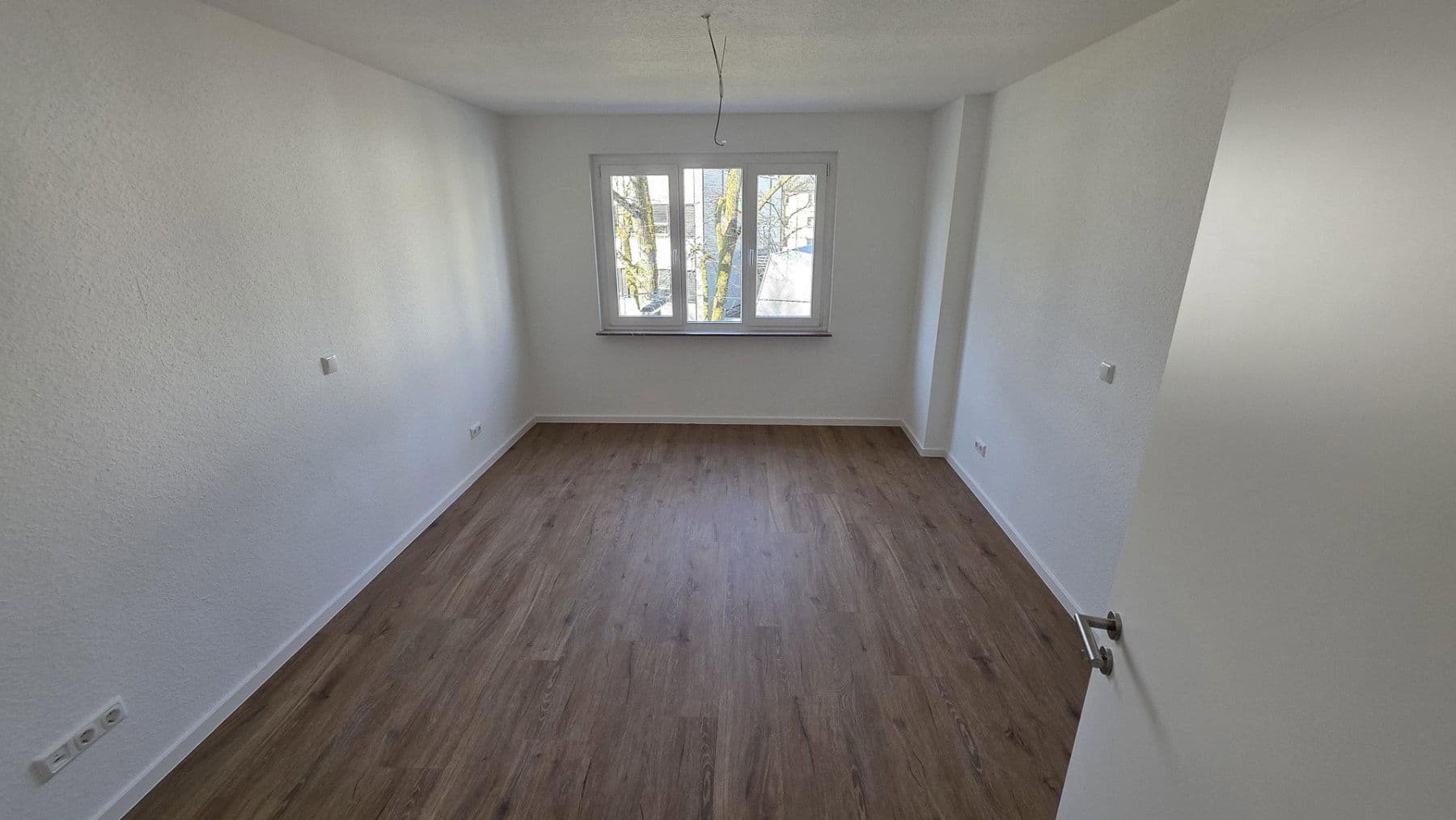 Pronájem bytu 3+1 70 m², Emilienstraße 54, Siegen, Severní Porýní-Vestfálsko Pronájem bytu 3+1 70 m², Emilienstraße 54, Siegen, Severní Porýní-Vestfálsko