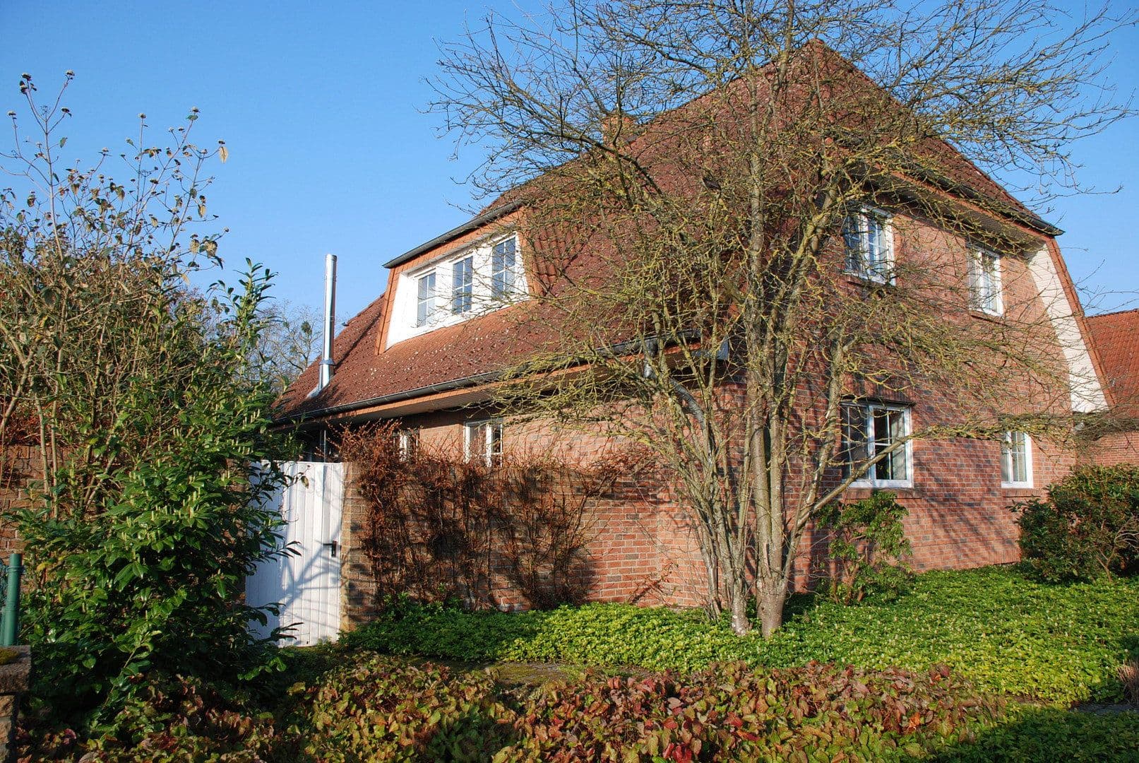 Prodej domu 197 m², pozemek 1.534 m², Bad Münder am Deister, Dolní Sasko Prodej domu 197 m², pozemek 1.534 m², Bad Münder am Deister, Dolní Sasko