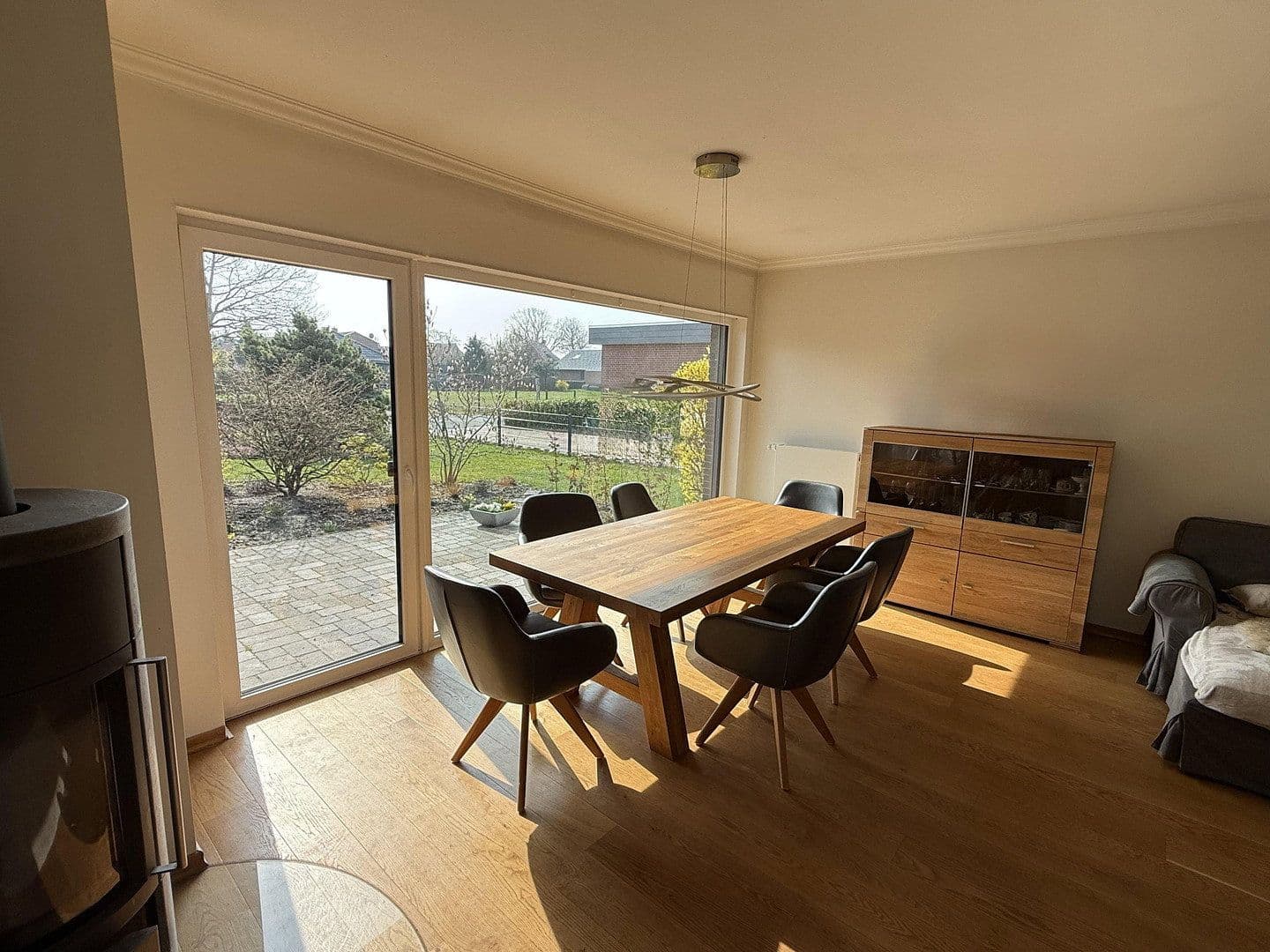 Prodej domu 128 m², pozemek 733 m², Roßfelde 12, Zetel, Dolní Sasko Prodej domu 128 m², pozemek 733 m², Roßfelde 12, Zetel, Dolní Sasko