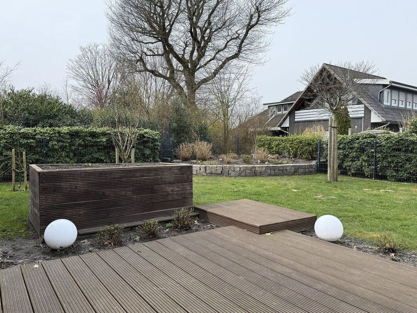 Prodej domu 128 m², pozemek 733 m², Roßfelde 12, Zetel, Dolní Sasko Prodej domu 128 m², pozemek 733 m², Roßfelde 12, Zetel, Dolní Sasko