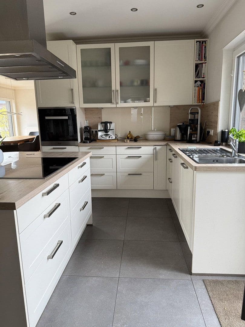 Prodej domu 128 m², pozemek 733 m², Roßfelde 12, Zetel, Dolní Sasko Prodej domu 128 m², pozemek 733 m², Roßfelde 12, Zetel, Dolní Sasko