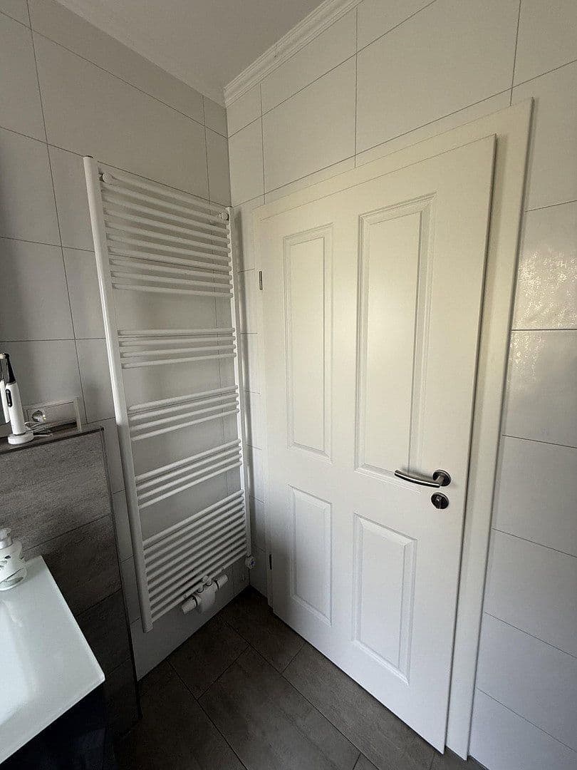 Prodej domu 128 m², pozemek 733 m², Roßfelde 12, Zetel, Dolní Sasko Prodej domu 128 m², pozemek 733 m², Roßfelde 12, Zetel, Dolní Sasko