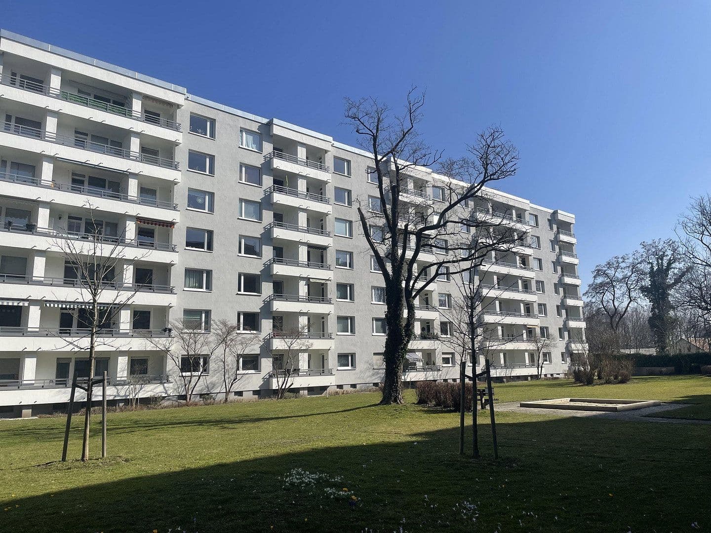 Pronájem bytu 2+1 56 m², Denninger Str. 218, München, Bavorsko Pronájem bytu 2+1 56 m², Denninger Str. 218, München, Bavorsko