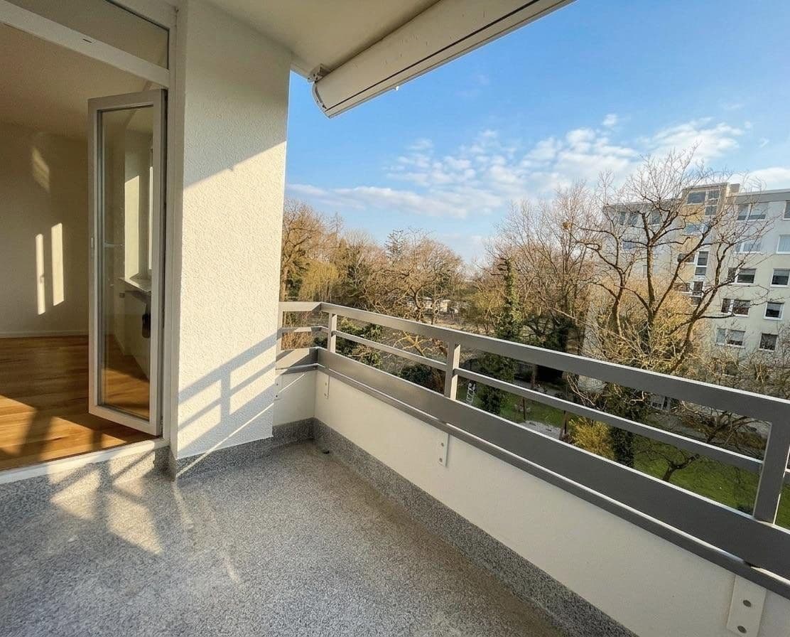 Pronájem bytu 2+1 56 m², Denninger Str. 218, München, Bavorsko Pronájem bytu 2+1 56 m², Denninger Str. 218, München, Bavorsko