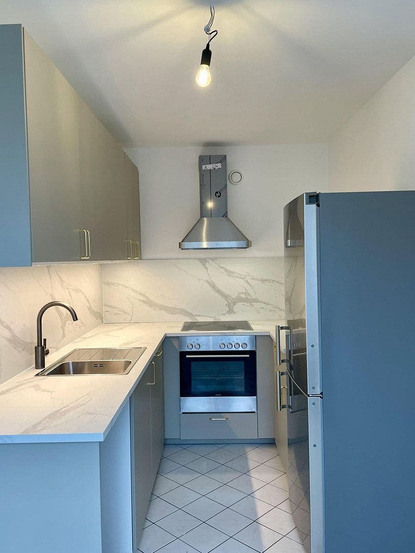 Pronájem bytu 2+1 56 m², Denninger Str. 218, München, Bavorsko Pronájem bytu 2+1 56 m², Denninger Str. 218, München, Bavorsko