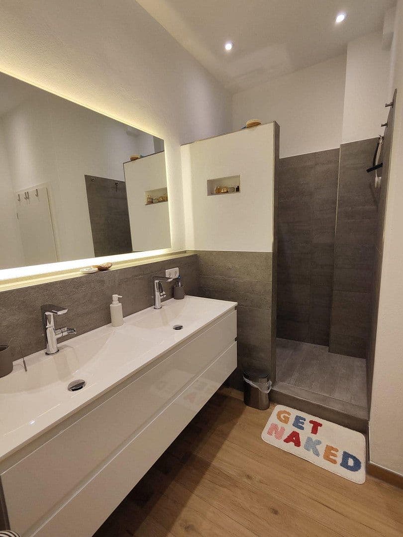 Prodej bytu 4+1 105 m², Stuttgart, Bádensko-Württembersko Prodej bytu 4+1 105 m², Stuttgart, Bádensko-Württembersko