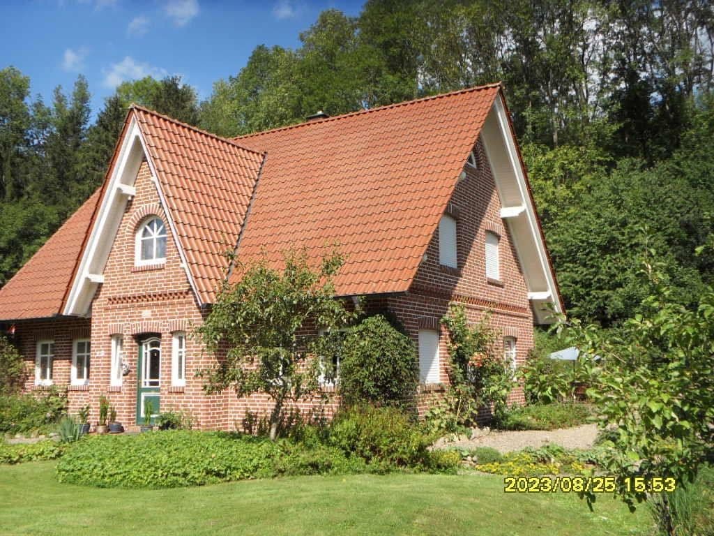 Prodej domu 152 m², pozemek 6.274 m², Kalletal, Severní Porýní-Vestfálsko Prodej domu 152 m², pozemek 6.274 m², Kalletal, Severní Porýní-Vestfálsko