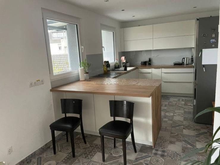 Pronájem bytu 4+1 100 m², Lengsdorfer Hauptstraße 97, Bonn, Severní Porýní-Vestfálsko Pronájem bytu 4+1 100 m², Lengsdorfer Hauptstraße 97, Bonn, Severní Porýní-Vestfálsko