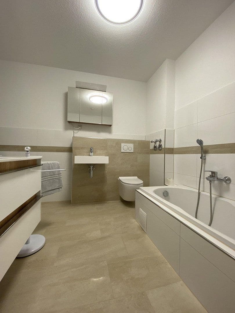 Pronájem bytu 3+1 95 m², Wiesbaden, Hessen Pronájem bytu 3+1 95 m², Wiesbaden, Hessen