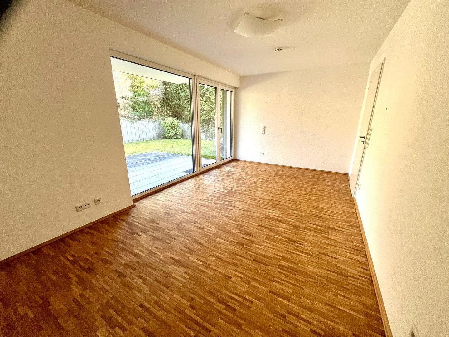 Pronájem bytu 3+kk 131 m², Weinheim, Bádensko-Württembersko Pronájem bytu 3+kk 131 m², Weinheim, Bádensko-Württembersko