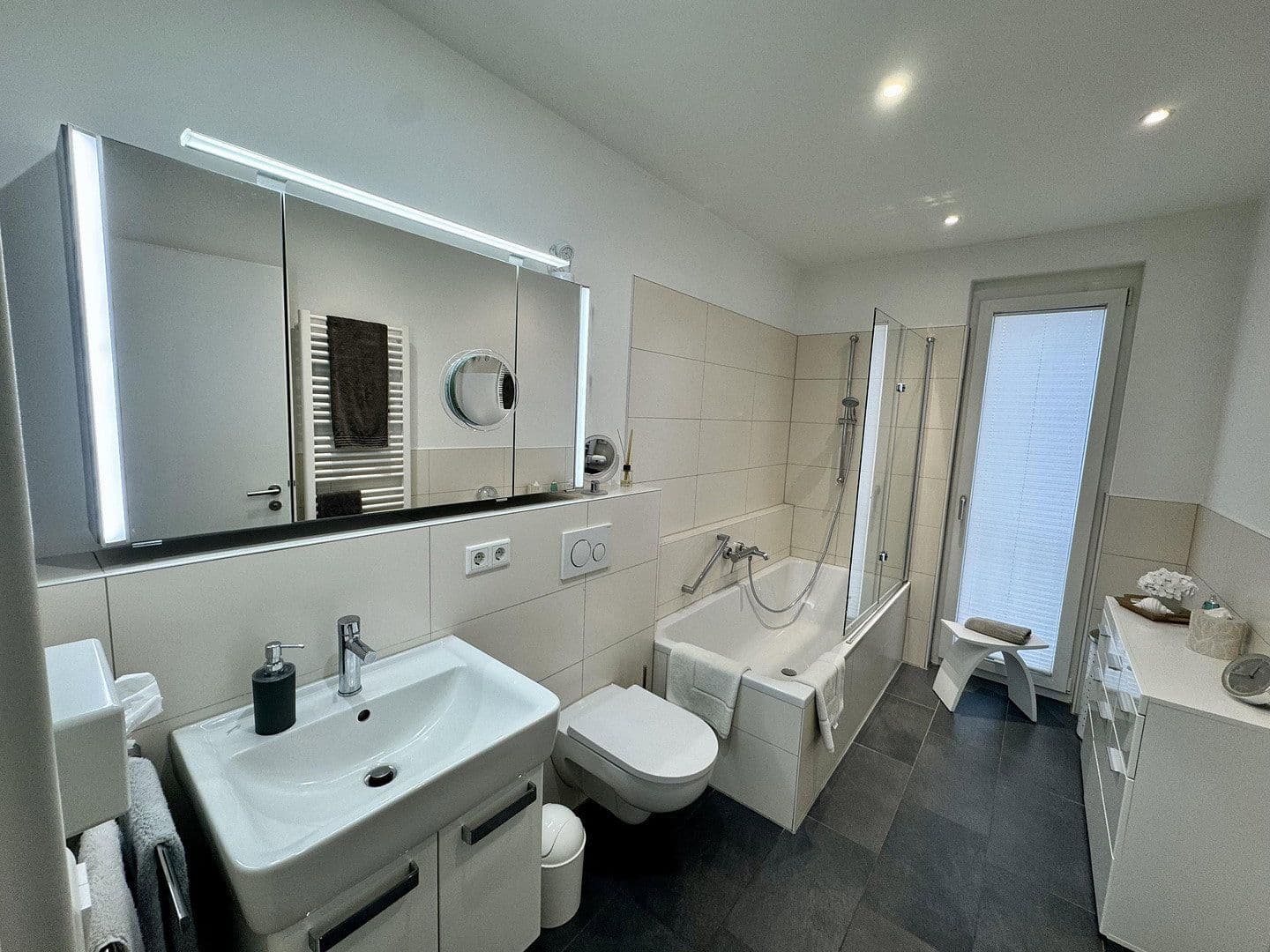 Prodej bytu 3+1 76 m², Frankfurt / Kalbach-Riedberg, Hessen Prodej bytu 3+1 76 m², Frankfurt / Kalbach-Riedberg, Hessen