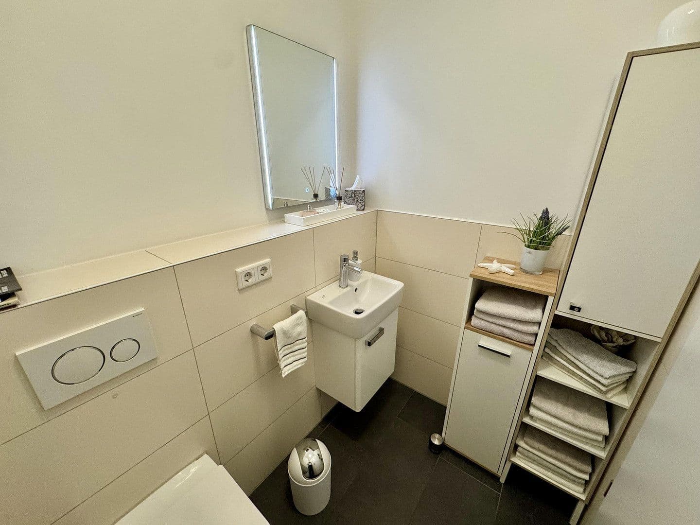 Prodej bytu 3+1 76 m², Frankfurt / Kalbach-Riedberg, Hessen Prodej bytu 3+1 76 m², Frankfurt / Kalbach-Riedberg, Hessen