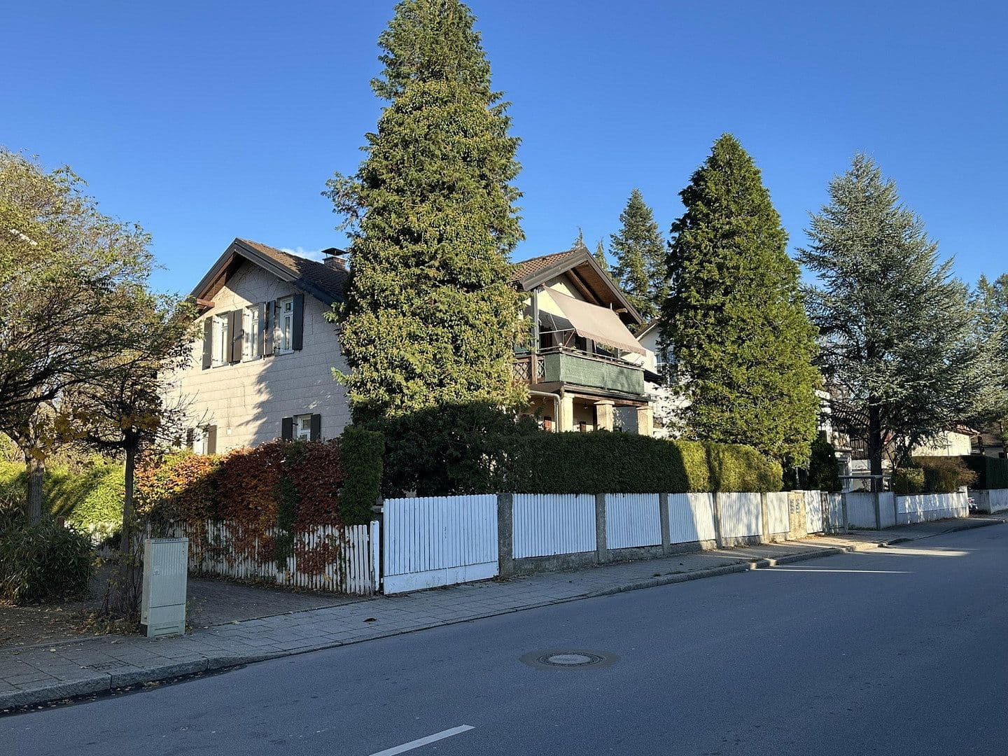 Prodej domu 200 m², pozemek 731 m², Planegg, Bavorsko Prodej domu 200 m², pozemek 731 m², Planegg, Bavorsko