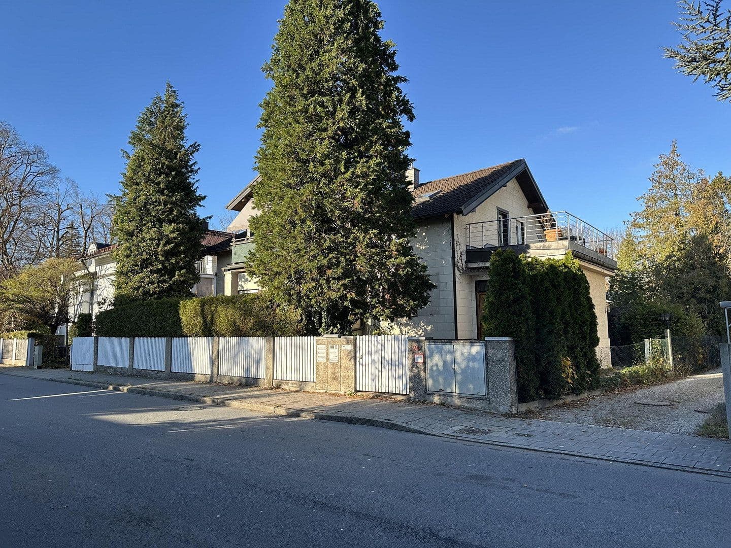 Prodej domu 200 m², pozemek 731 m², Planegg, Bavorsko Prodej domu 200 m², pozemek 731 m², Planegg, Bavorsko