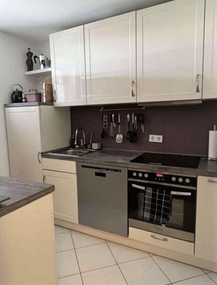 Pronájem bytu 2+1 38 m², Melker Gasse 13/3, Baden, Dolní Rakousko Pronájem bytu 2+1 38 m², Melker Gasse 13/3, Baden, Dolní Rakousko