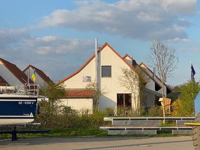 Prodej domu 100 m², pozemek 252 m², Luvweg 5C, Rechlin, Mecklenburg-Vorpommern Prodej domu 100 m², pozemek 252 m², Luvweg 5C, Rechlin, Mecklenburg-Vorpommern