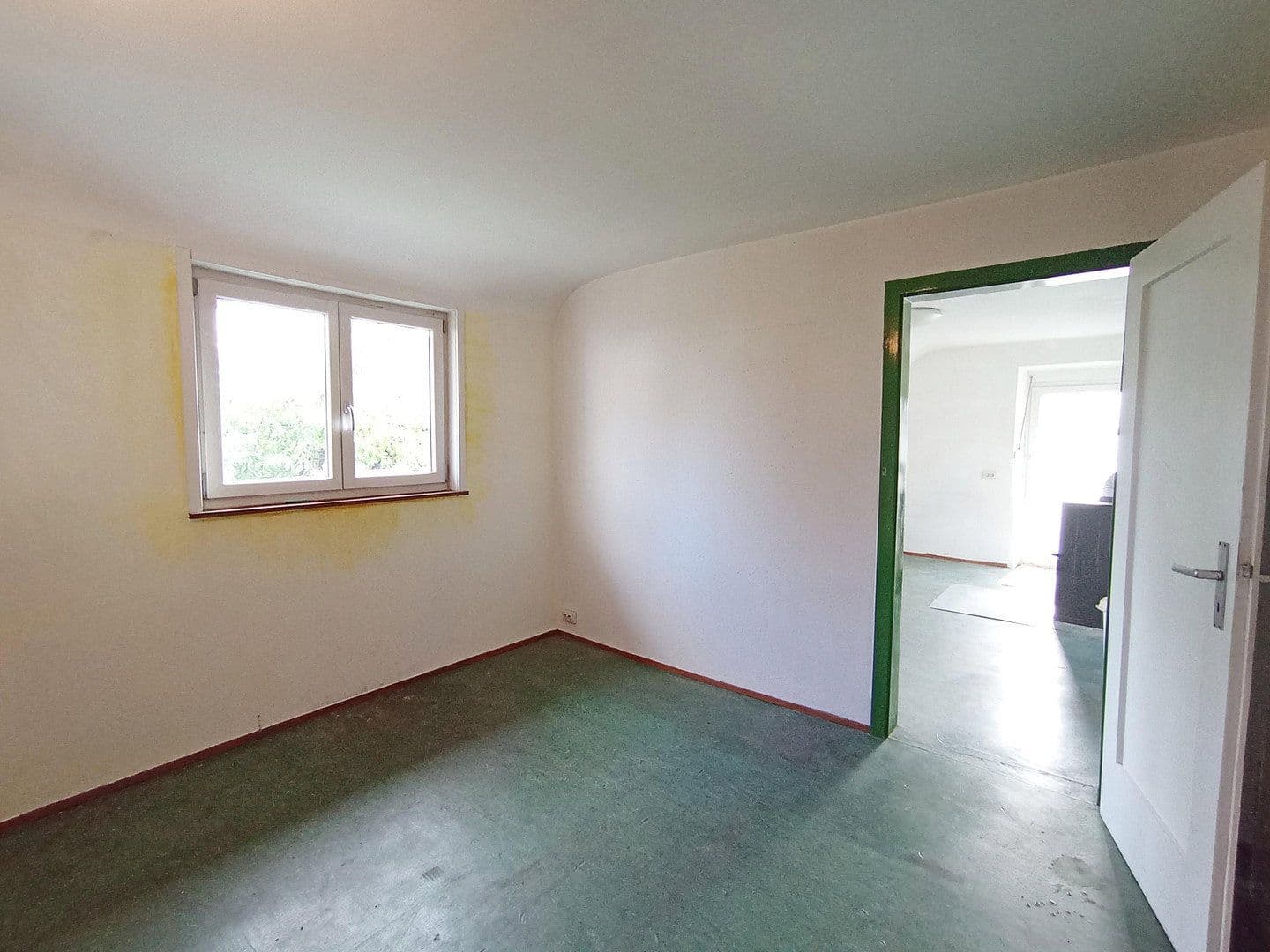Prodej domu 136 m², pozemek 443 m², Brackenheim, Bádensko-Württembersko Prodej domu 136 m², pozemek 443 m², Brackenheim, Bádensko-Württembersko