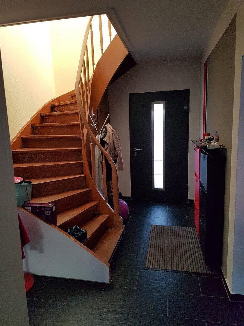 Prodej domu 183 m², pozemek 590 m², Obertshausen, Hessen Prodej domu 183 m², pozemek 590 m², Obertshausen, Hessen