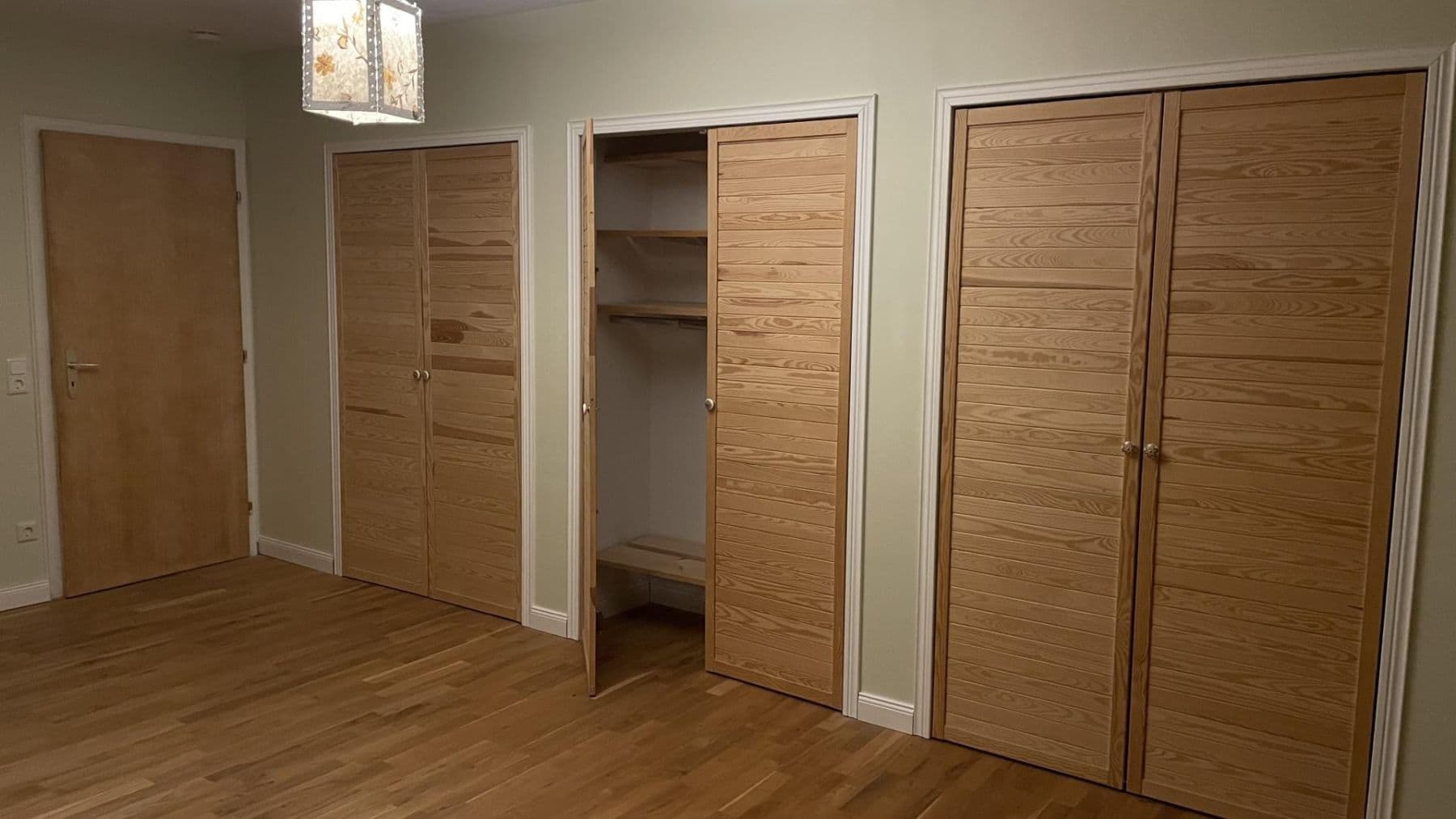 Prodej domu 248 m², pozemek 998 m², Krautgartenweg 3, Neckargemünd, Bádensko-Württembersko Prodej domu 248 m², pozemek 998 m², Krautgartenweg 3, Neckargemünd, Bádensko-Württembersko