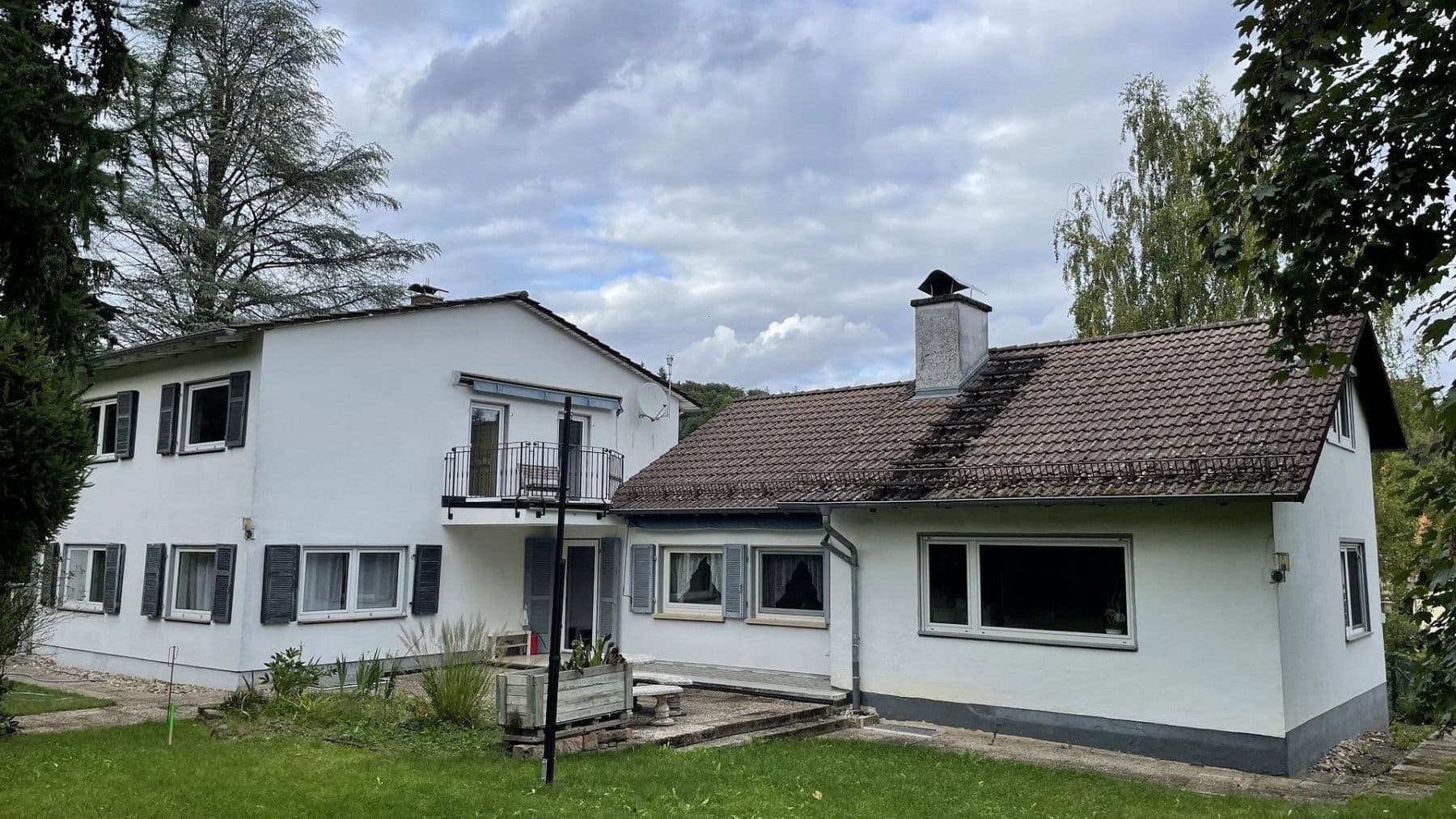 Prodej domu 248 m², pozemek 998 m², Krautgartenweg 3, Neckargemünd, Bádensko-Württembersko Prodej domu 248 m², pozemek 998 m², Krautgartenweg 3, Neckargemünd, Bádensko-Württembersko