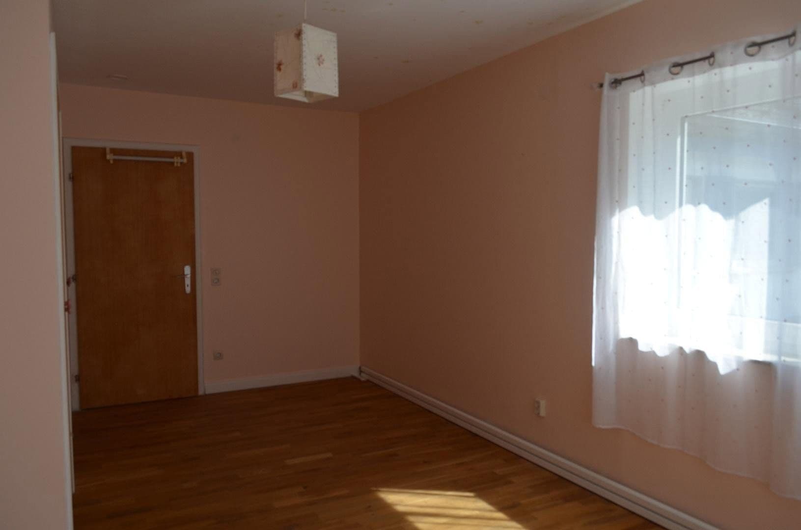 Prodej domu 248 m², pozemek 998 m², Krautgartenweg 3, Neckargemünd, Bádensko-Württembersko Prodej domu 248 m², pozemek 998 m², Krautgartenweg 3, Neckargemünd, Bádensko-Württembersko