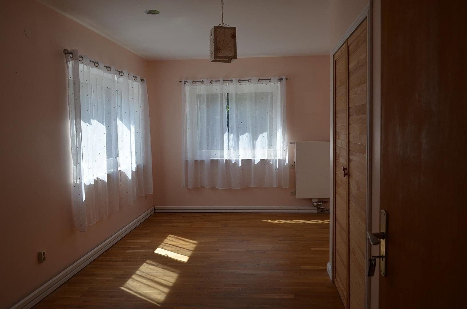 Prodej domu 248 m², pozemek 998 m², Krautgartenweg 3, Neckargemünd, Bádensko-Württembersko Prodej domu 248 m², pozemek 998 m², Krautgartenweg 3, Neckargemünd, Bádensko-Württembersko