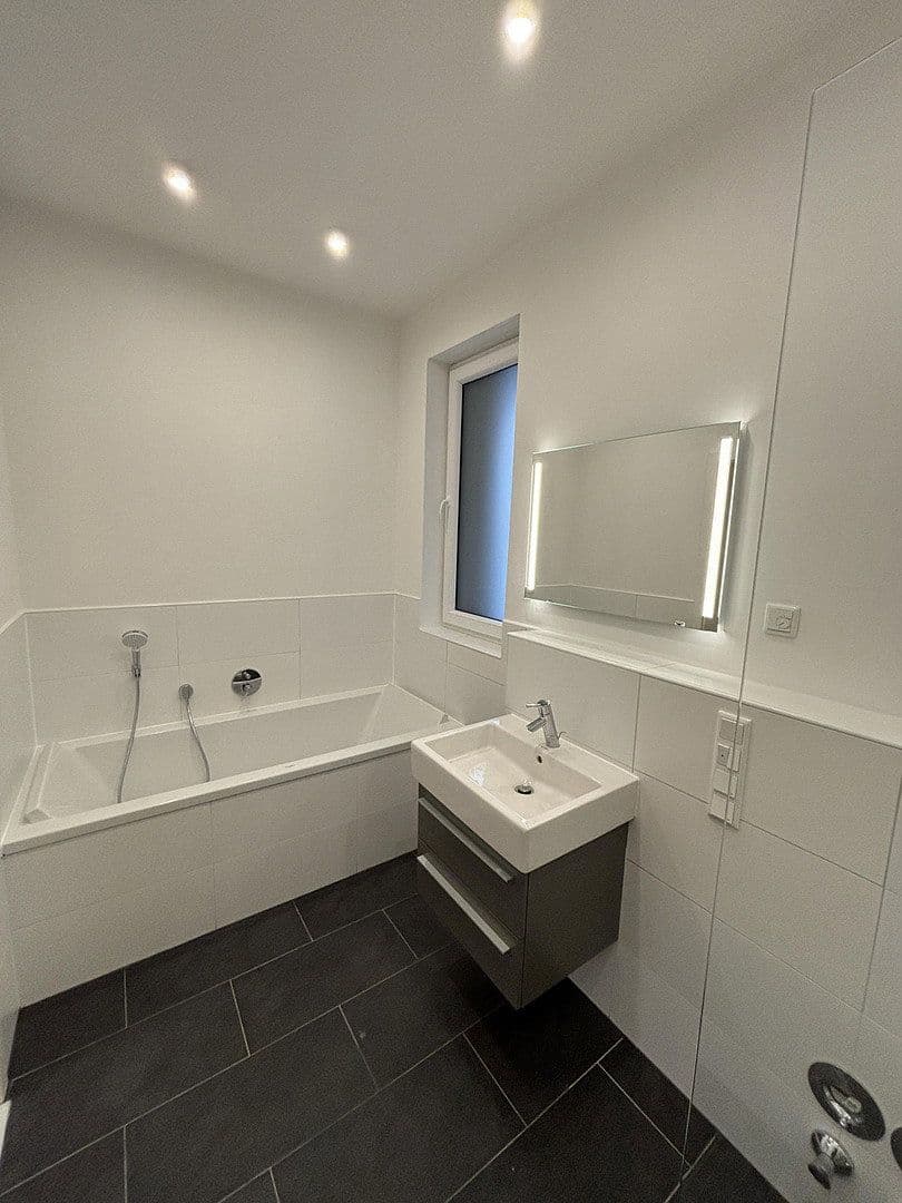 Pronájem bytu 2+kk 77 m², Mainluststraße 13, Frankfurt am Main, Hessen Pronájem bytu 2+kk 77 m², Mainluststraße 13, Frankfurt am Main, Hessen