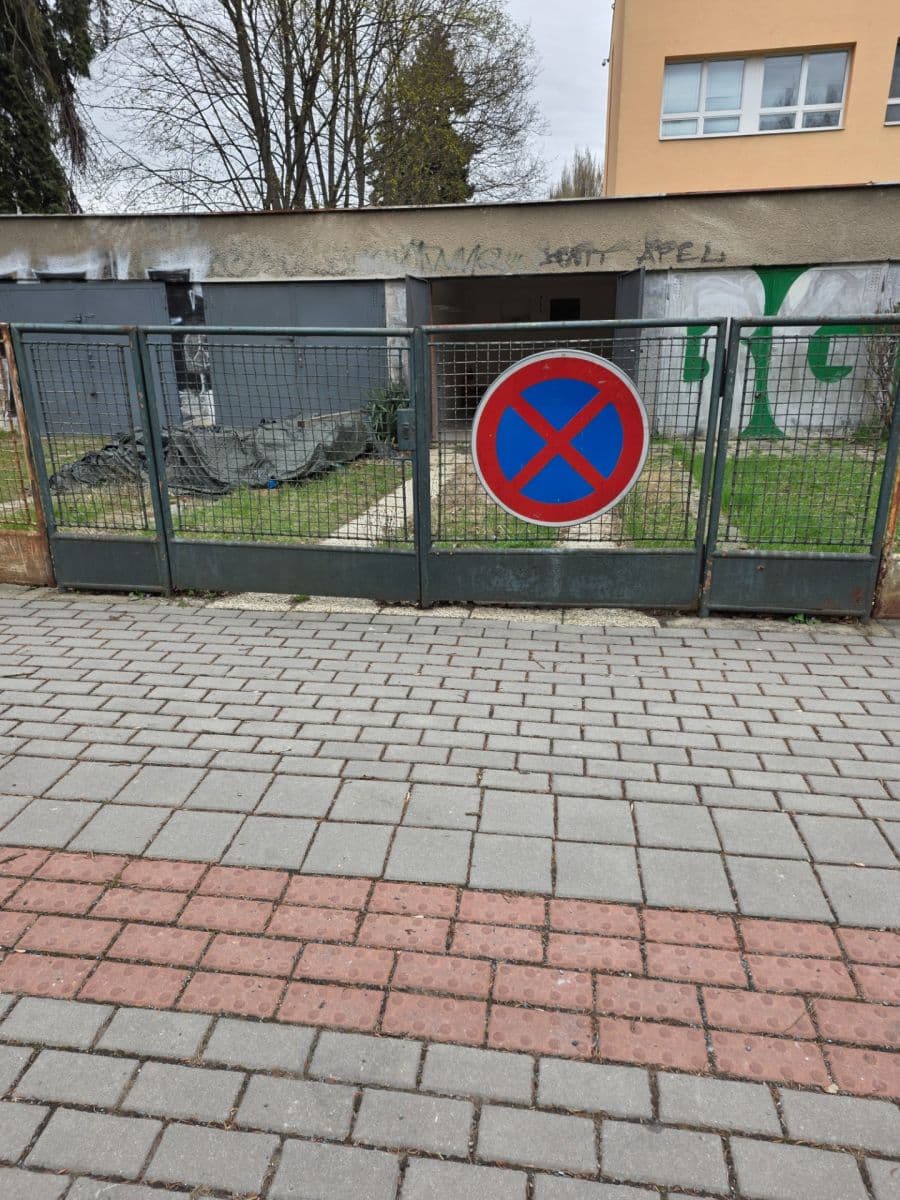 Pronájem garáže 16 m², Jungmannova, Brno, Jihomoravský kraj Pronájem garáže 16 m², Jungmannova, Brno, Jihomoravský kraj