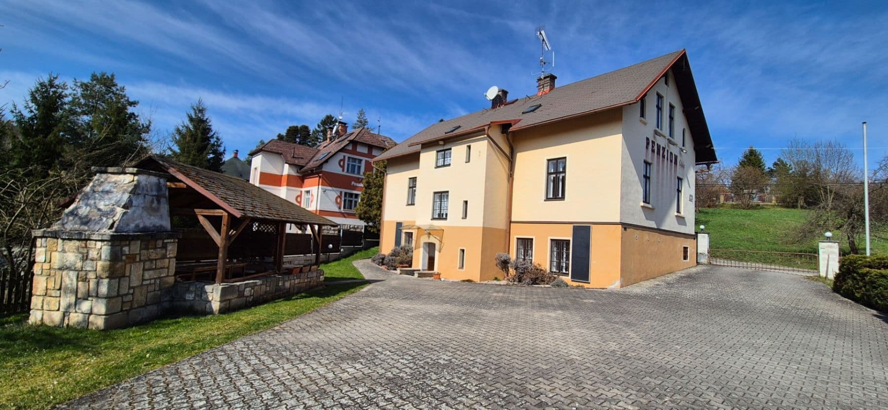 Prodej domu 386 m², pozemek 2.210 m², Hrubá Skála, Liberecký kraj Prodej domu 386 m², pozemek 2.210 m², Hrubá Skála, Liberecký kraj