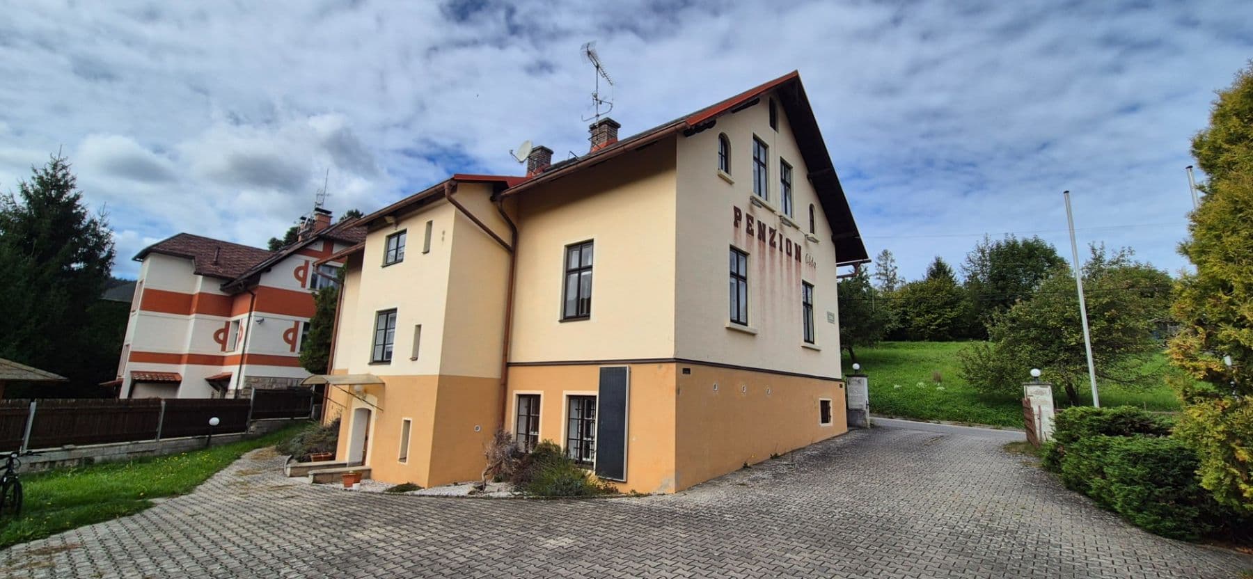 Prodej domu 386 m², pozemek 2.210 m², Hrubá Skála, Liberecký kraj Prodej domu 386 m², pozemek 2.210 m², Hrubá Skála, Liberecký kraj