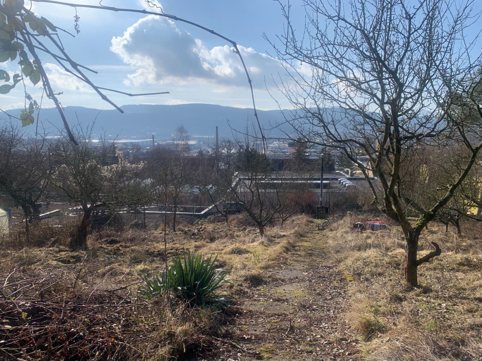 Prodej pozemku 915 m², Černá cesta, Ústí nad Labem, Ústecký kraj Prodej pozemku 915 m², Černá cesta, Ústí nad Labem, Ústecký kraj