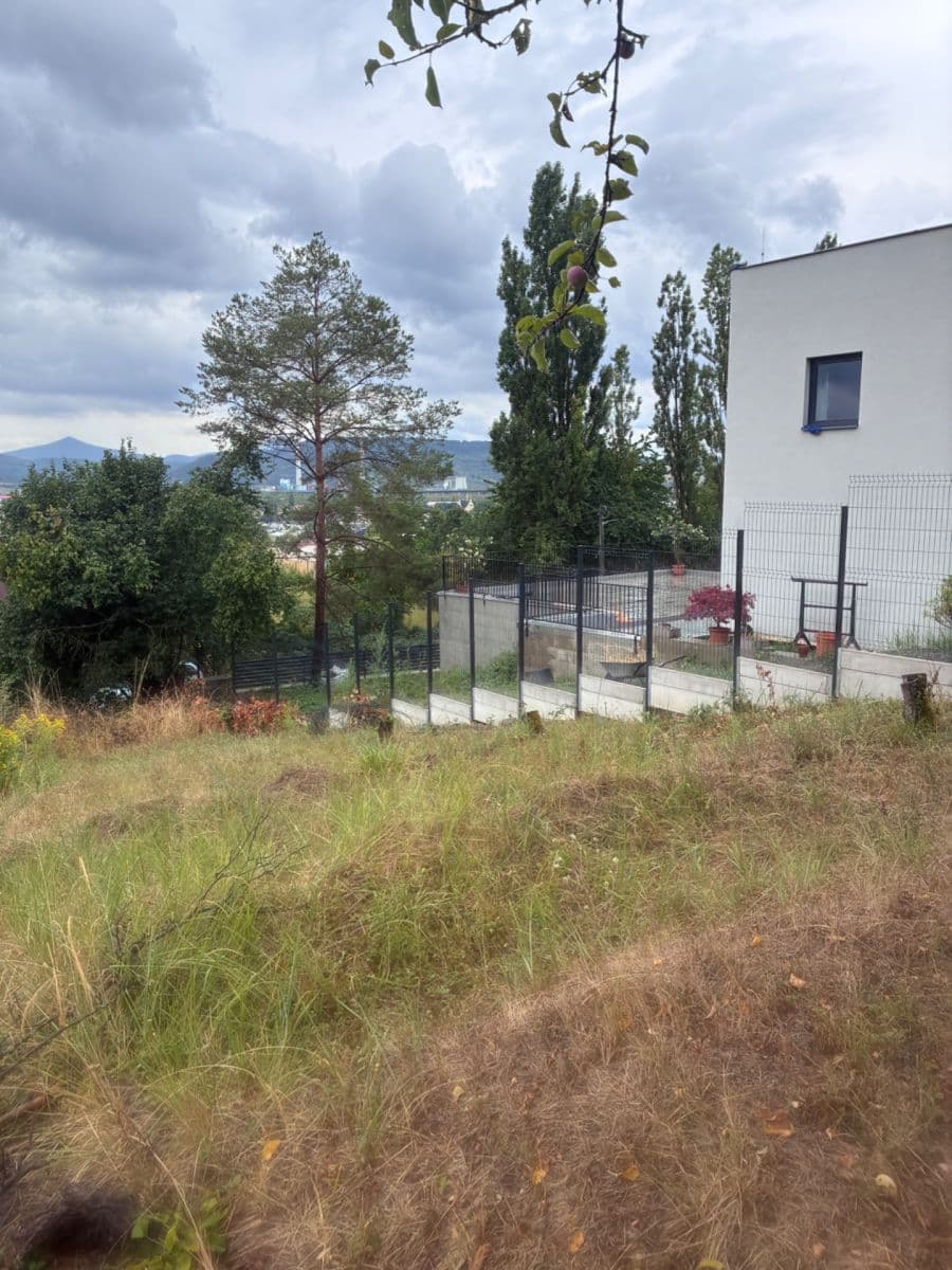 Prodej pozemku 915 m², Černá cesta, Ústí nad Labem, Ústecký kraj Prodej pozemku 915 m², Černá cesta, Ústí nad Labem, Ústecký kraj
