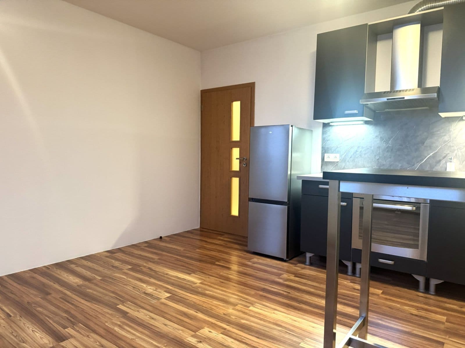 Pronájem bytu 1+kk 47 m², V Zahradách, Praha, Praha Pronájem bytu 1+kk 47 m², V Zahradách, Praha, Praha