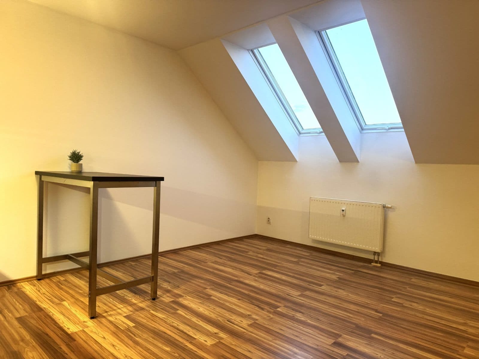 Pronájem bytu 1+kk 47 m², V Zahradách, Praha, Praha Pronájem bytu 1+kk 47 m², V Zahradách, Praha, Praha