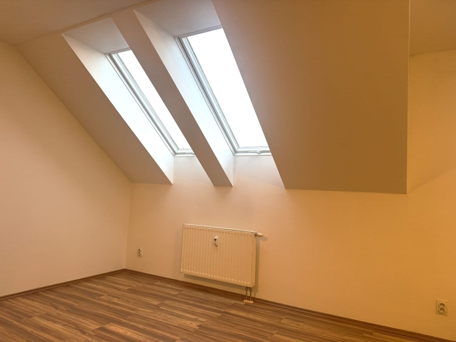 Pronájem bytu 1+kk 47 m², V Zahradách, Praha, Praha Pronájem bytu 1+kk 47 m², V Zahradách, Praha, Praha