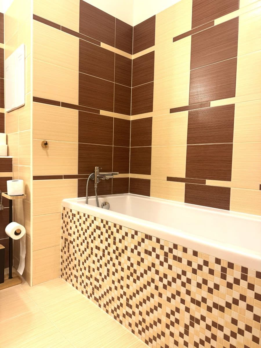 Pronájem bytu 1+kk 47 m², V Zahradách, Praha, Praha Pronájem bytu 1+kk 47 m², V Zahradách, Praha, Praha