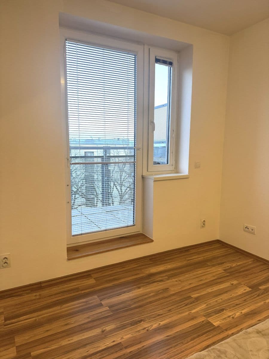 Pronájem bytu 1+kk 47 m², V Zahradách, Praha, Praha Pronájem bytu 1+kk 47 m², V Zahradách, Praha, Praha