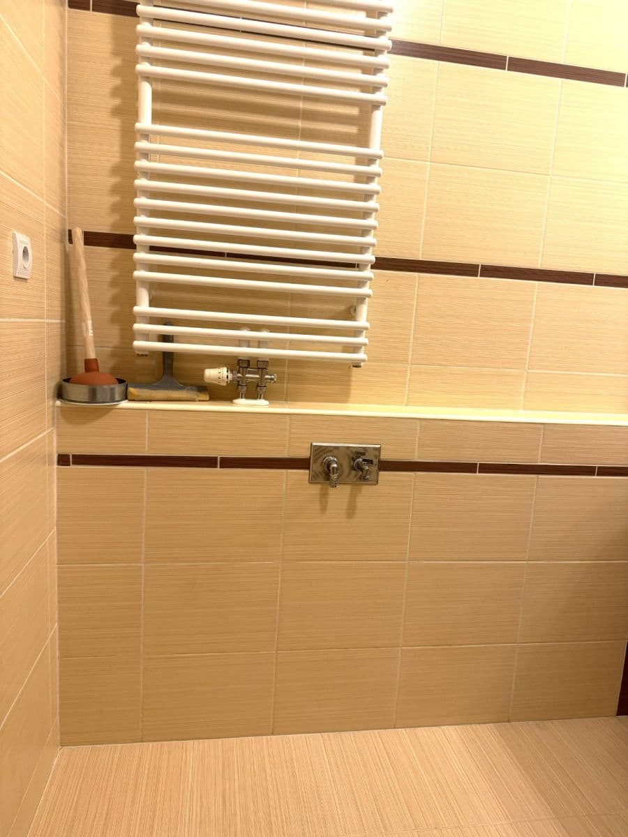 Pronájem bytu 1+kk 47 m², V Zahradách, Praha, Praha Pronájem bytu 1+kk 47 m², V Zahradách, Praha, Praha