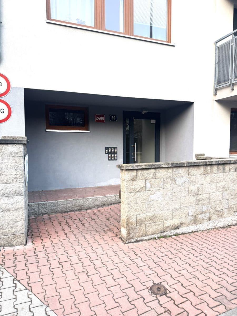Pronájem bytu 1+kk 47 m², V Zahradách, Praha, Praha Pronájem bytu 1+kk 47 m², V Zahradách, Praha, Praha