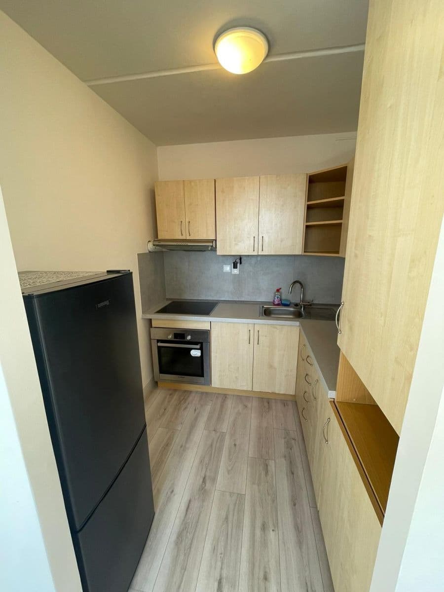 Pronájem bytu 1+kk 33 m², Křivenická, Praha, Praha Pronájem bytu 1+kk 33 m², Křivenická, Praha, Praha