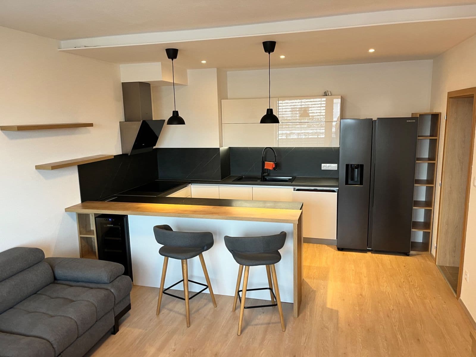 Prodej bytu 2+kk 49 m², Pšeničná, Hostivice, Středočeský kraj Prodej bytu 2+kk 49 m², Pšeničná, Hostivice, Středočeský kraj