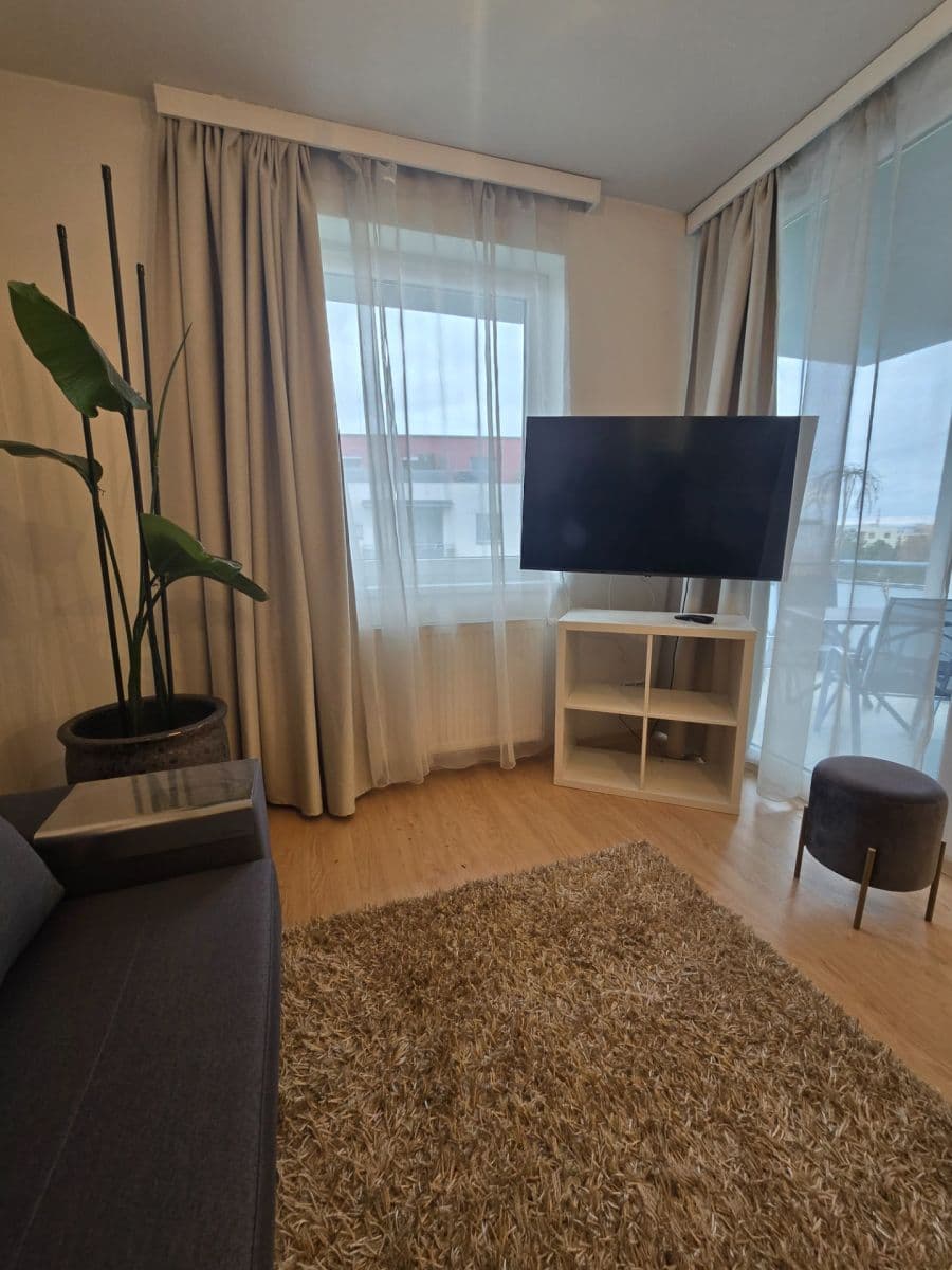 Pronájem bytu 2+kk 59 m², Svatojánská, Hradec Králové, Královéhradecký kraj Pronájem bytu 2+kk 59 m², Svatojánská, Hradec Králové, Královéhradecký kraj