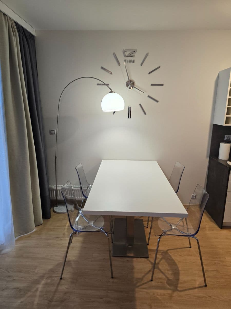 Pronájem bytu 2+kk 59 m², Svatojánská, Hradec Králové, Královéhradecký kraj Pronájem bytu 2+kk 59 m², Svatojánská, Hradec Králové, Královéhradecký kraj