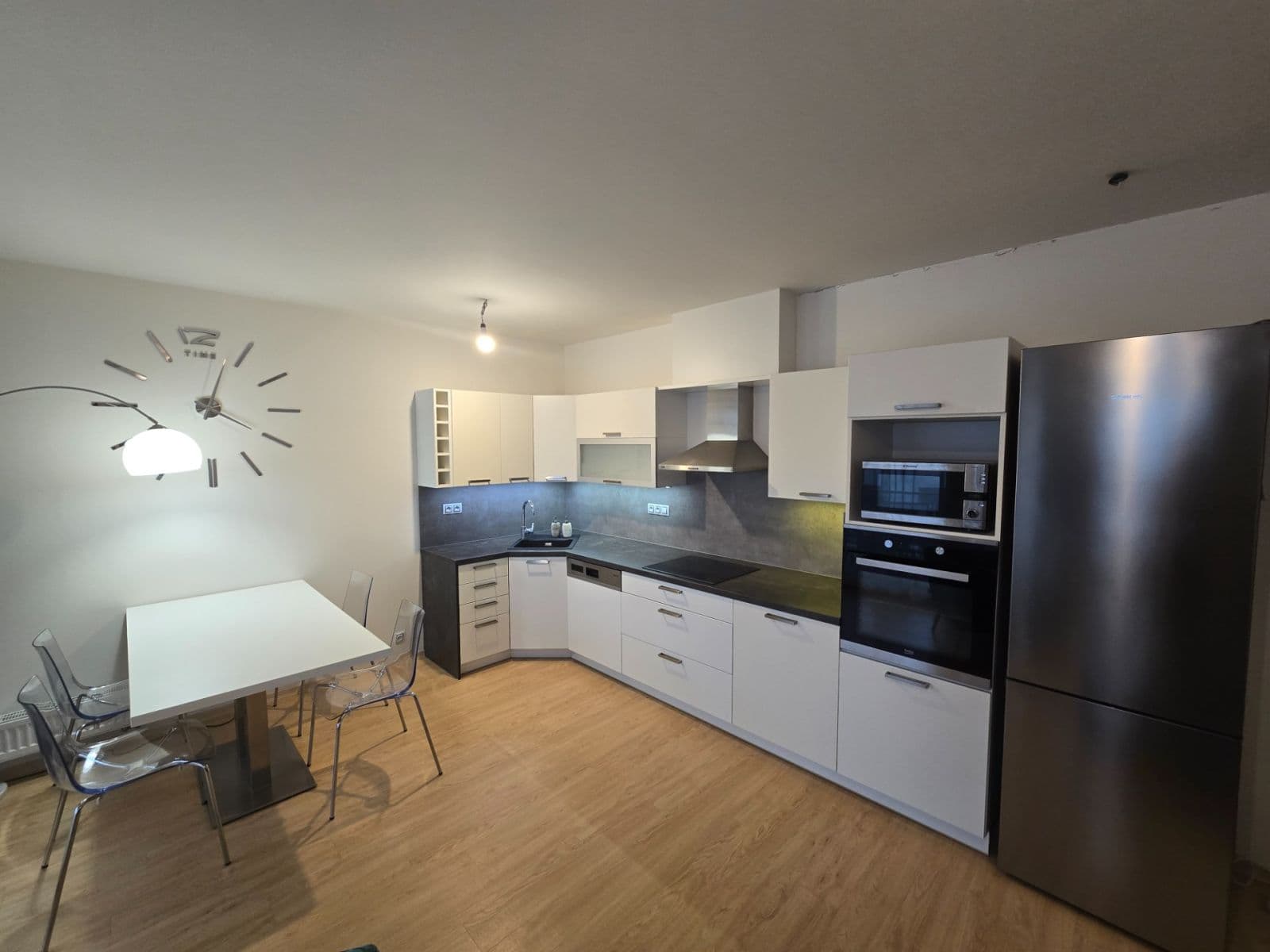 Pronájem bytu 2+kk 59 m², Svatojánská, Hradec Králové, Královéhradecký kraj Pronájem bytu 2+kk 59 m², Svatojánská, Hradec Králové, Královéhradecký kraj