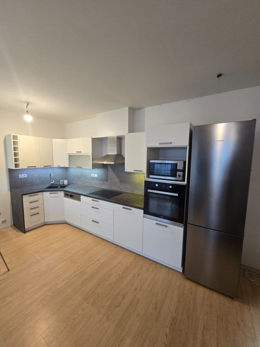 Pronájem bytu 2+kk 59 m², Svatojánská, Hradec Králové, Královéhradecký kraj Pronájem bytu 2+kk 59 m², Svatojánská, Hradec Králové, Královéhradecký kraj